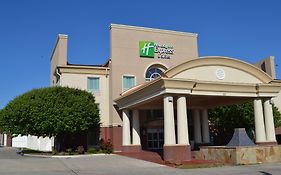 Holiday Inn Express Gainesville Tx